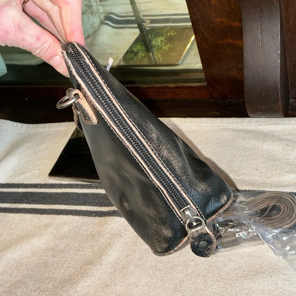 NWT Bed Stu Leather Ventura Crossbody Clutch Bag Black Hand Wash Retail $155 - Picture 5 of 13
